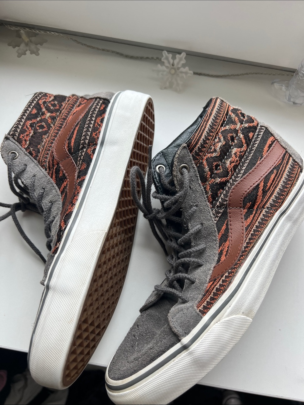 Vans High Top Sneakers in Gray and Rust Pattern - Picture 3 of 6